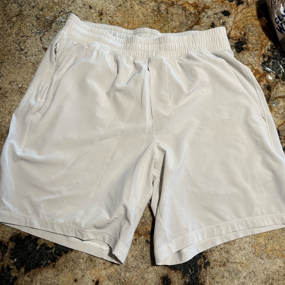 Lululemon Pacebreaker Shorts 5inch!
